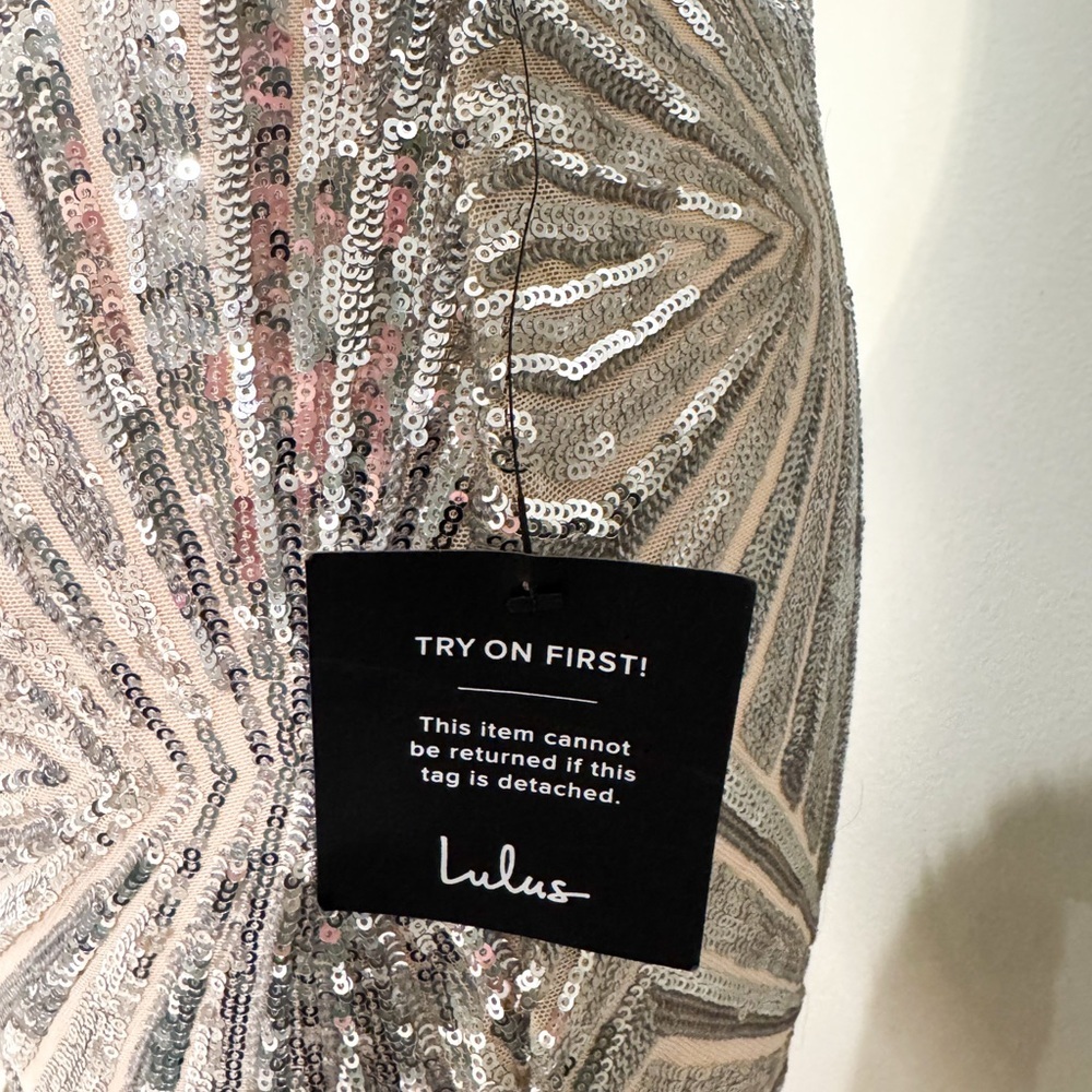 Lulus Lost In Your Eyes silver nude sequin bodycon mini dress NWT Small - Picture 3 of 4
